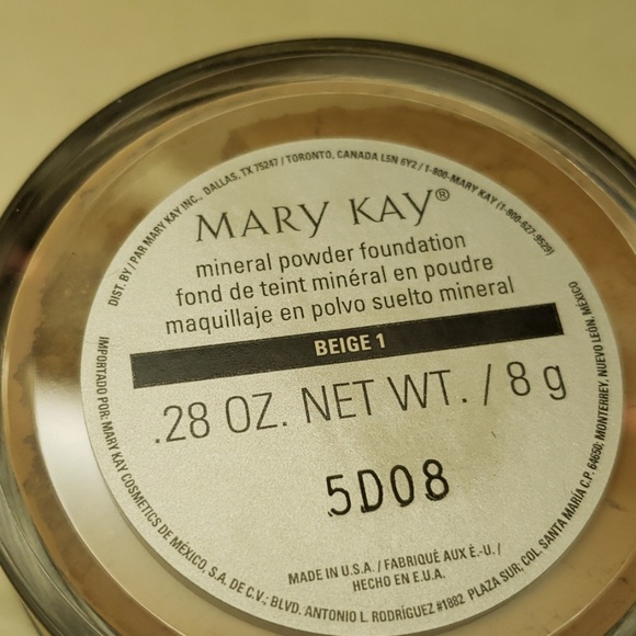 Makeup - Picture 2 of 3